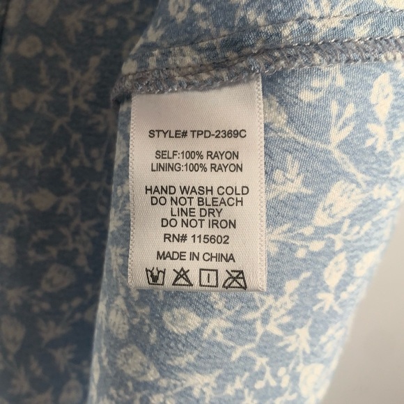 Skylar + Madison Smocked Floral Summer Mini Dress in Light Blue Size Medium - Picture 4 of 4